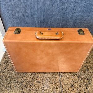 NOS Vintage Towne USA Tan Leather Briefcase with Brass Hardware